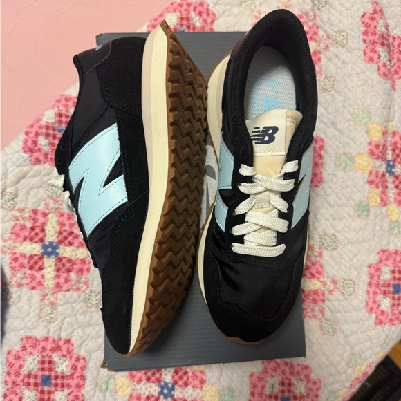 New Balance Shoes - New Balance Women’s 237 V1 classic sneaker